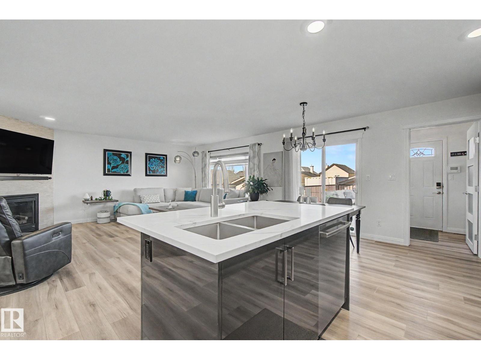 1850 Towne Centre BV NW, Edmonton