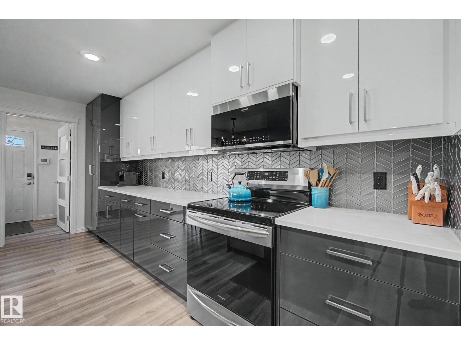 1850 Towne Centre BV NW, Edmonton