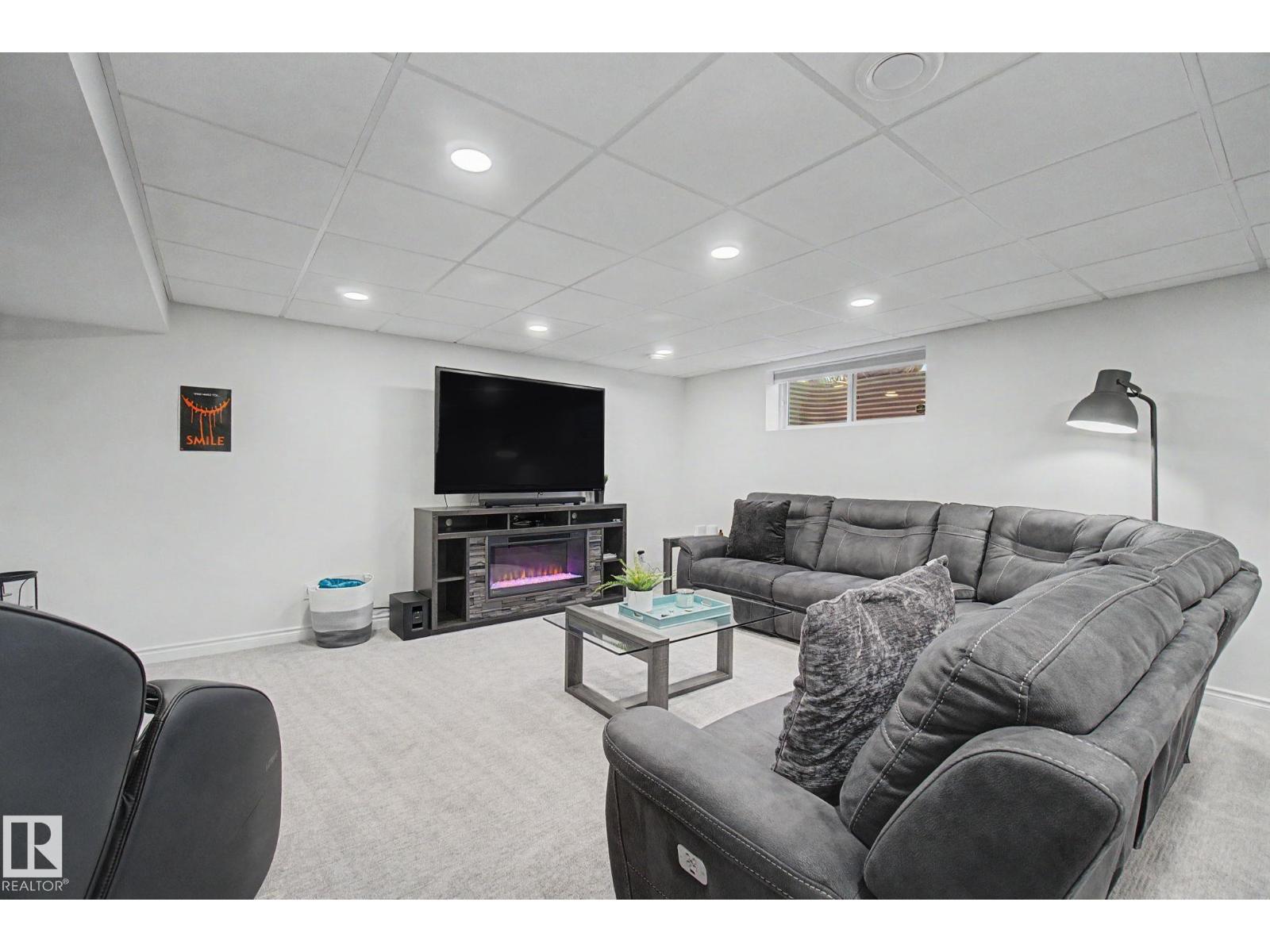 1850 Towne Centre BV NW, Edmonton