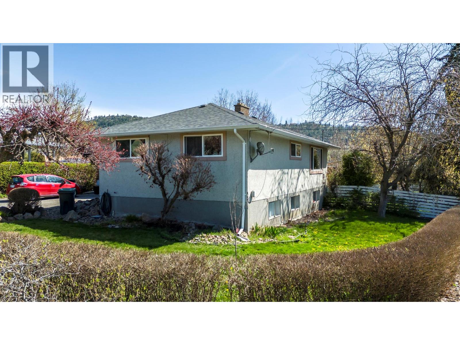  703 Glenburn Street, Kelowna