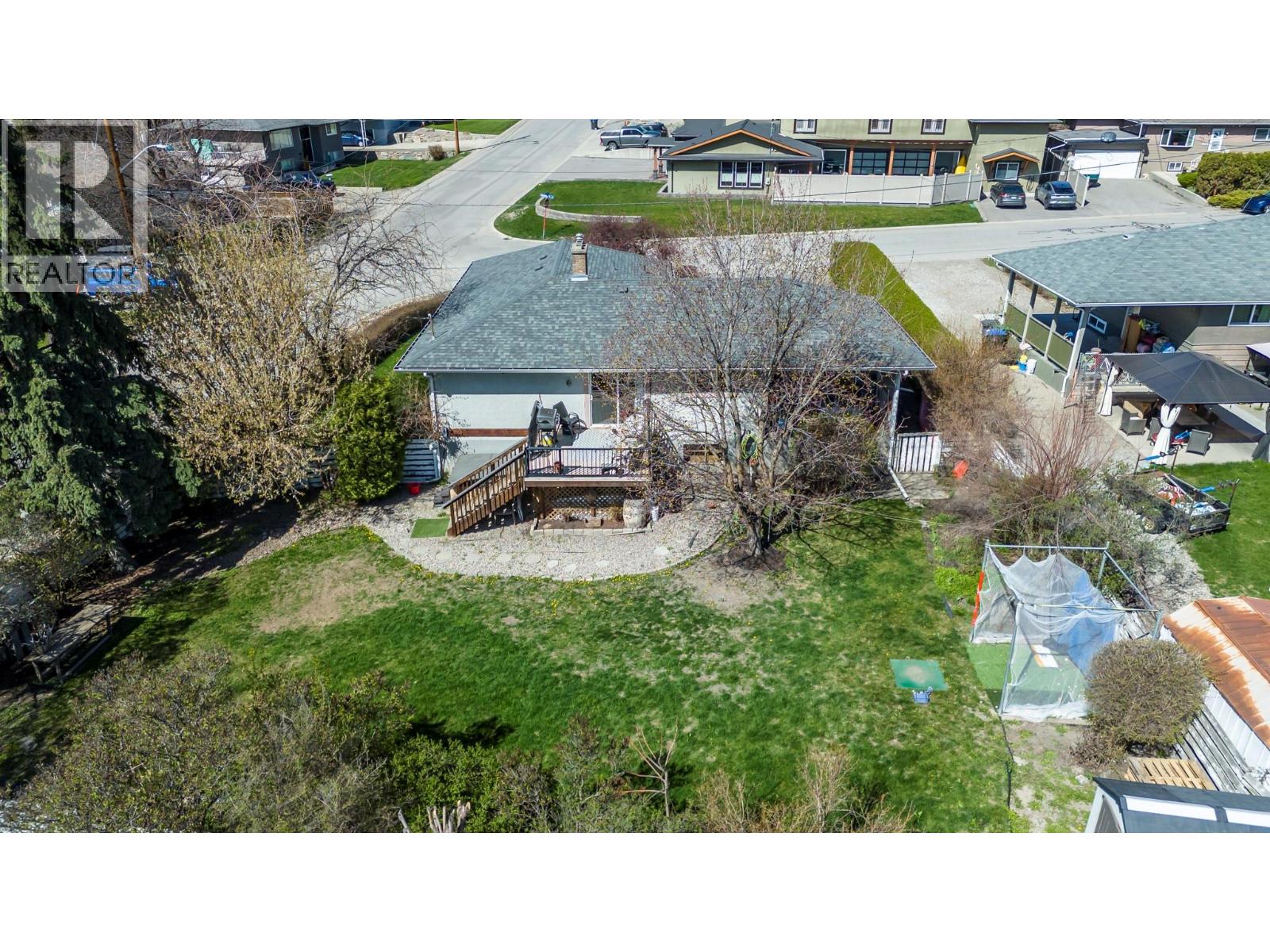  703 Glenburn Street, Kelowna