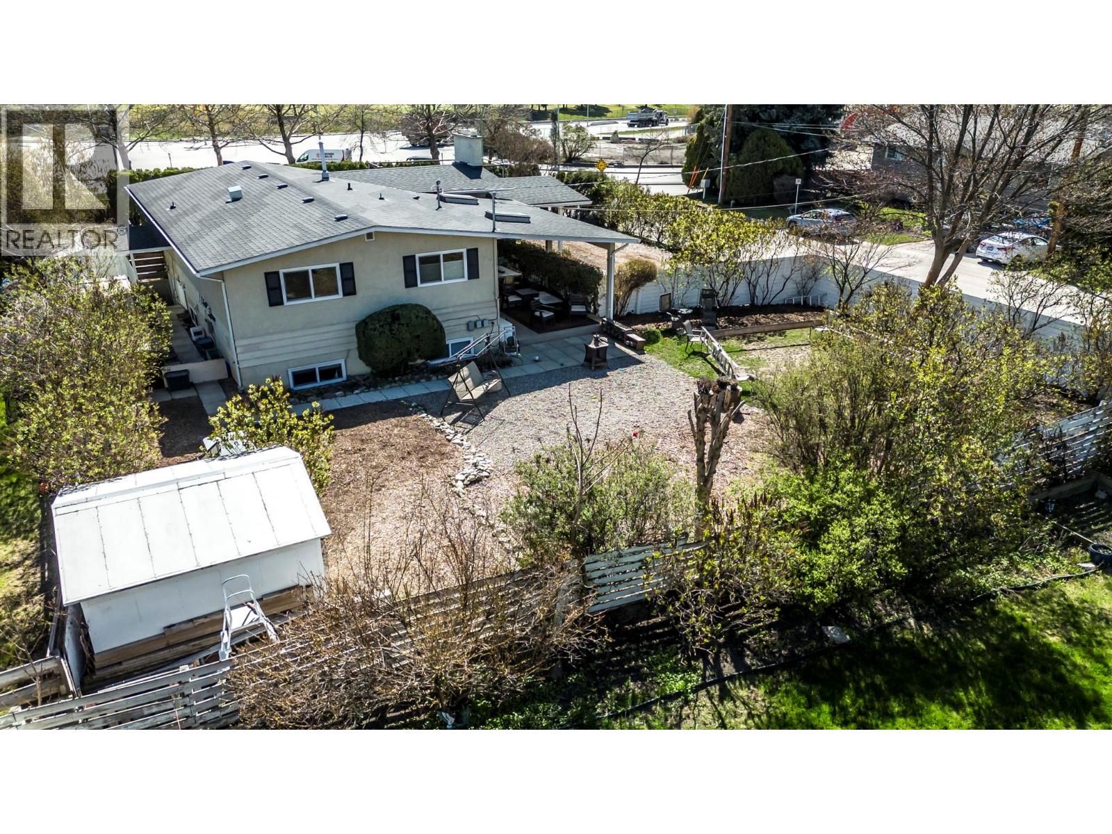  703 Glenburn Street, Kelowna