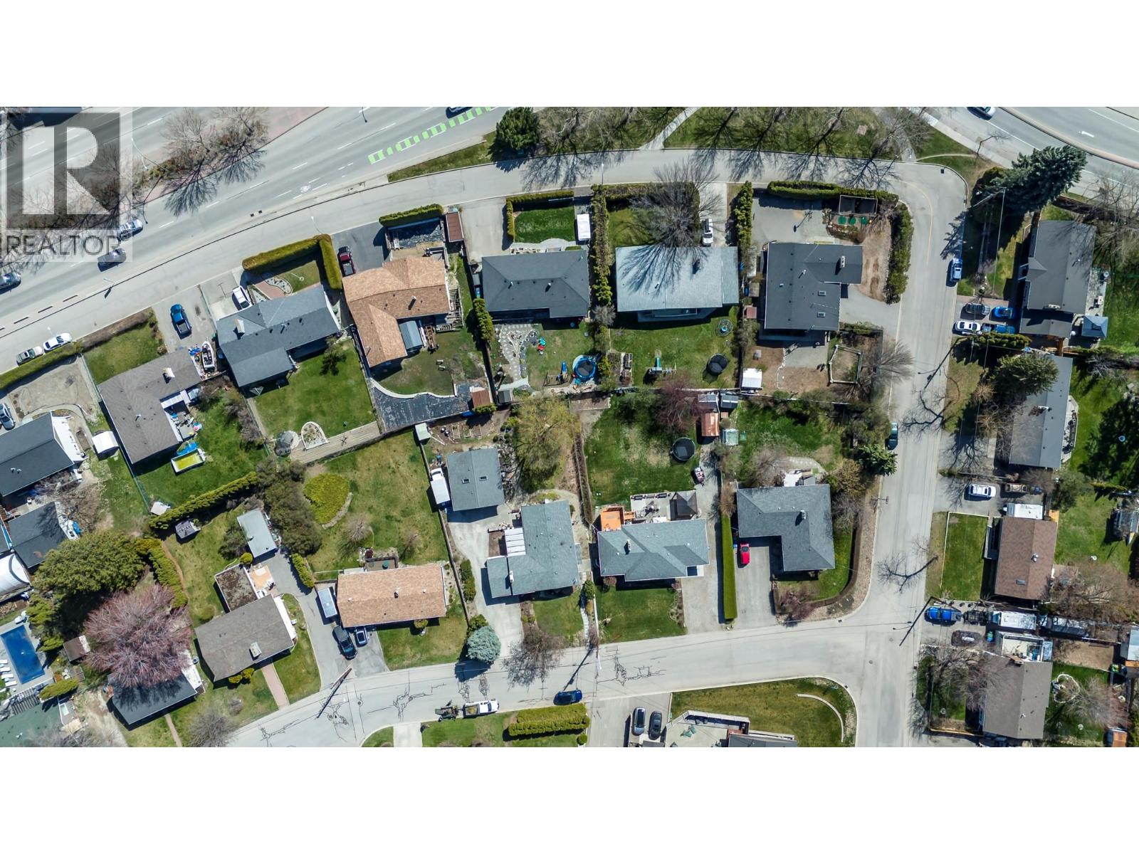  703 Glenburn Street, Kelowna