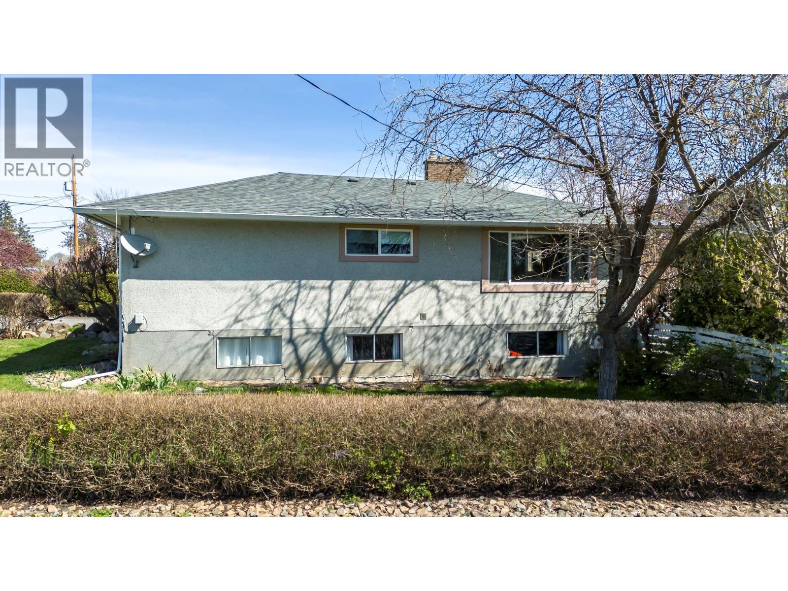  703 Glenburn Street, Kelowna