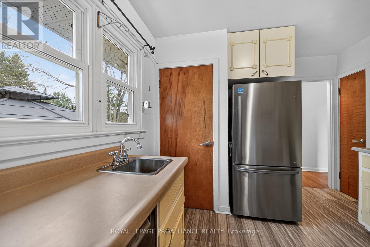773 ROYAL CRESCENT — photo 10