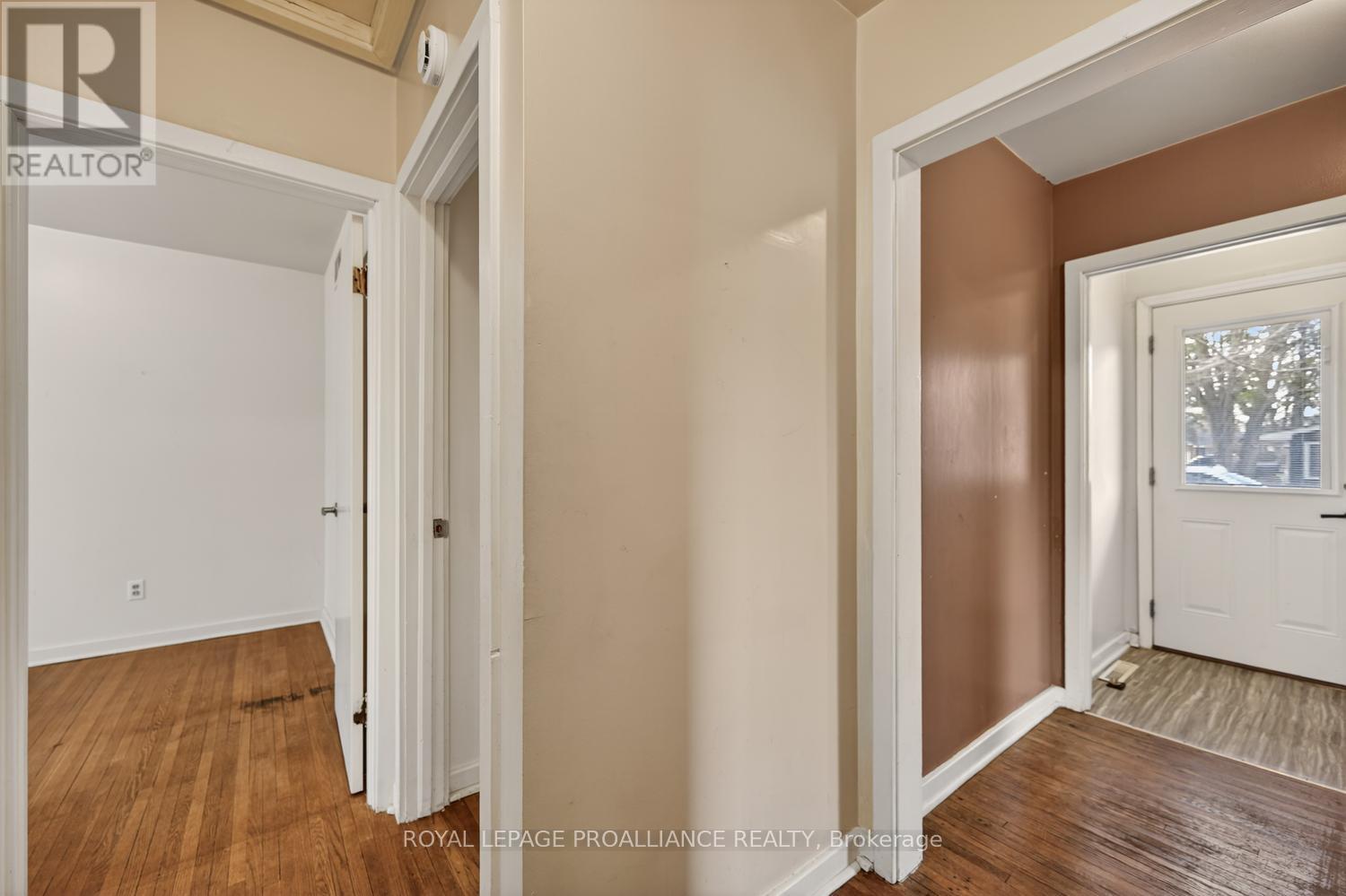 773 ROYAL CRESCENT — photo 12