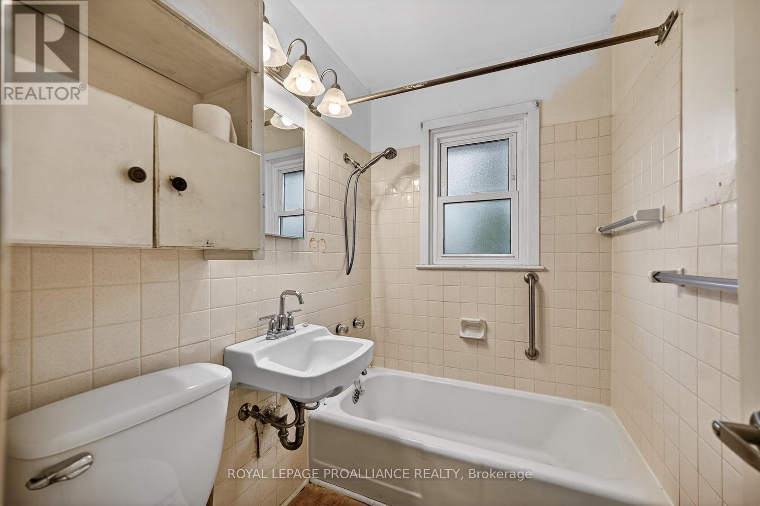 773 ROYAL CRESCENT — photo 13