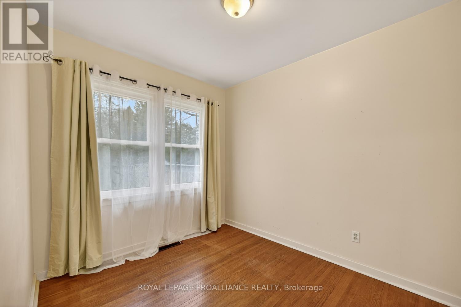 773 ROYAL CRESCENT — photo 14