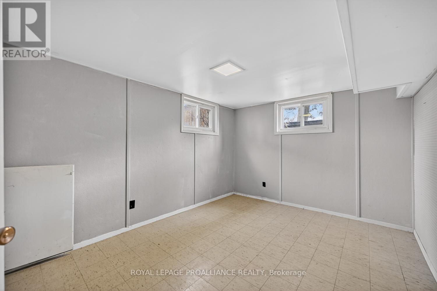 773 ROYAL CRESCENT — photo 17