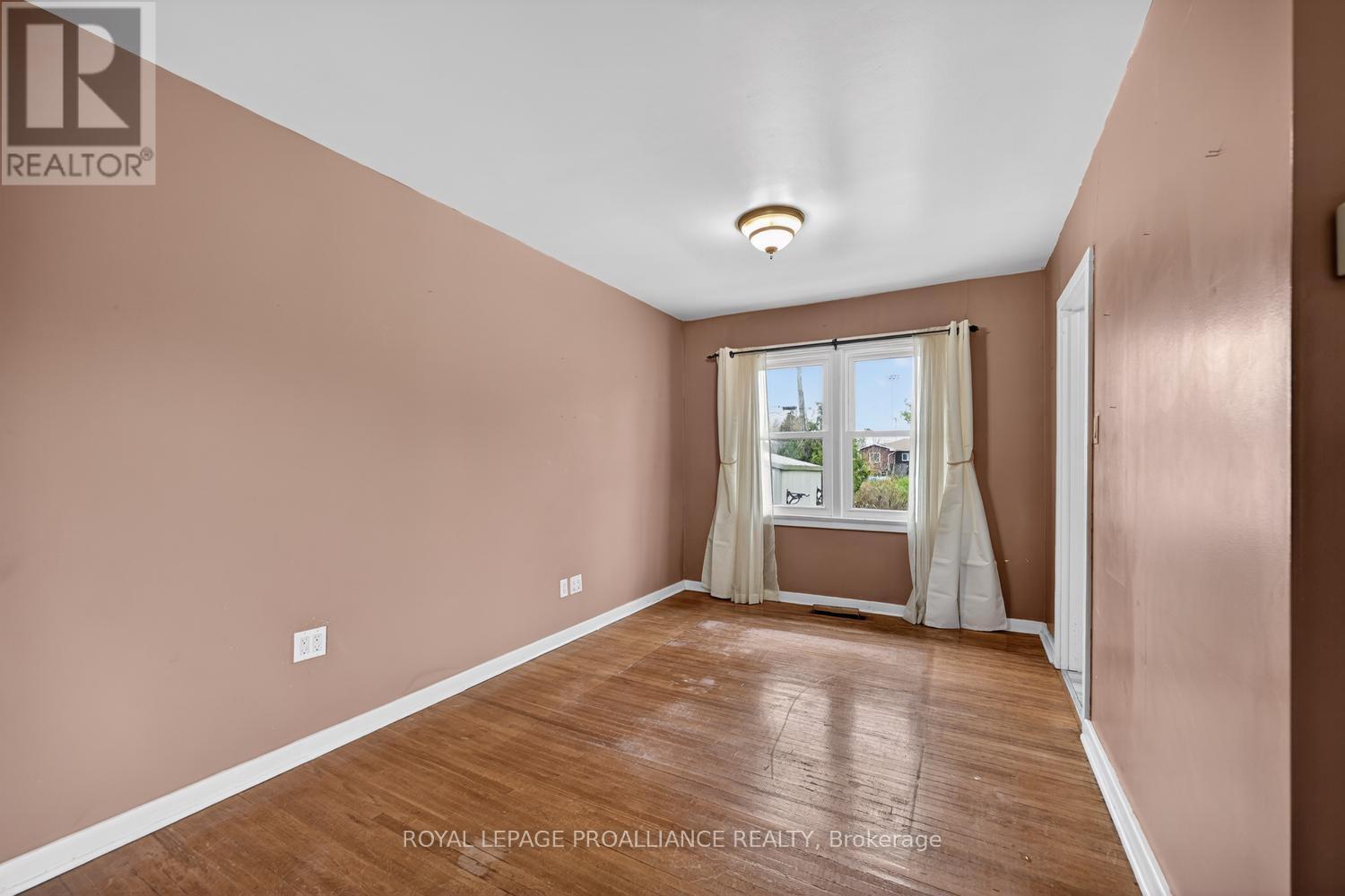773 ROYAL CRESCENT - photo 2
