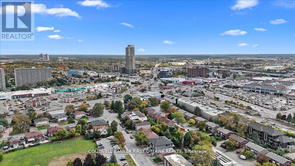 560 QUEEN MARY STREET — photo 50