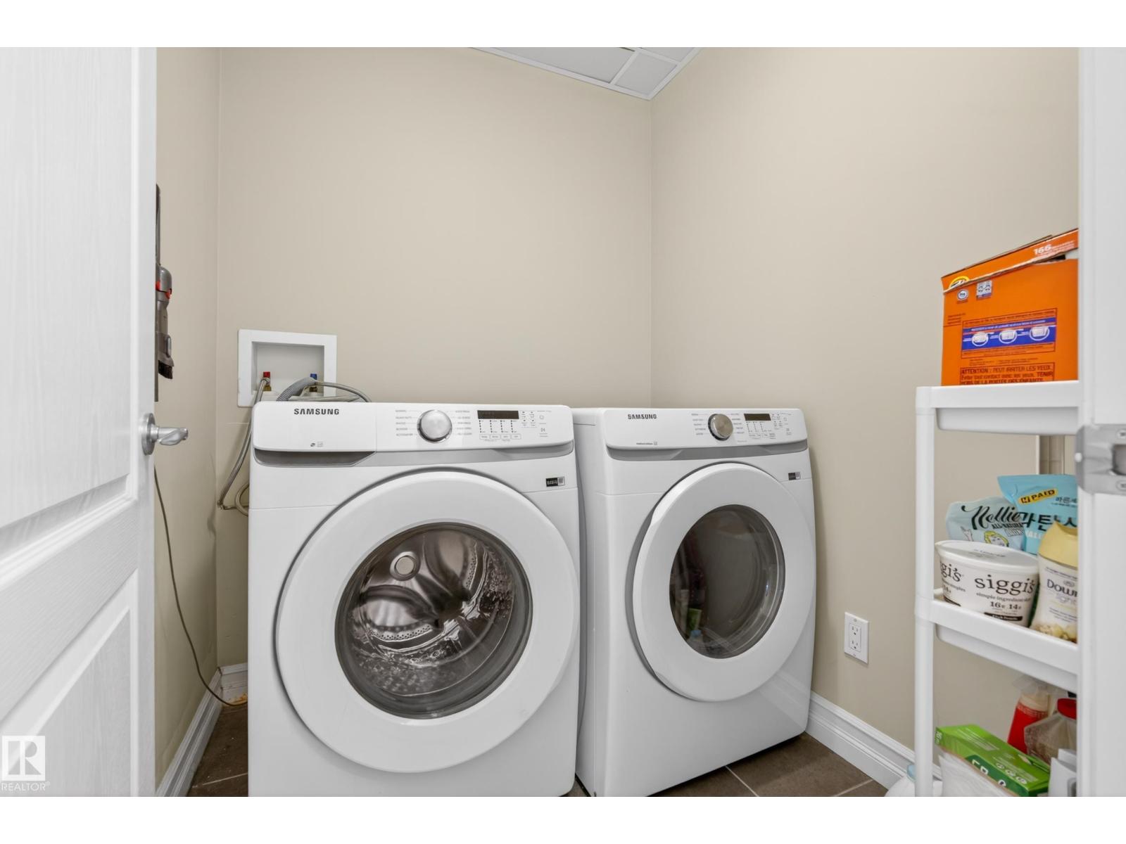 2012 126 ST SW, Edmonton