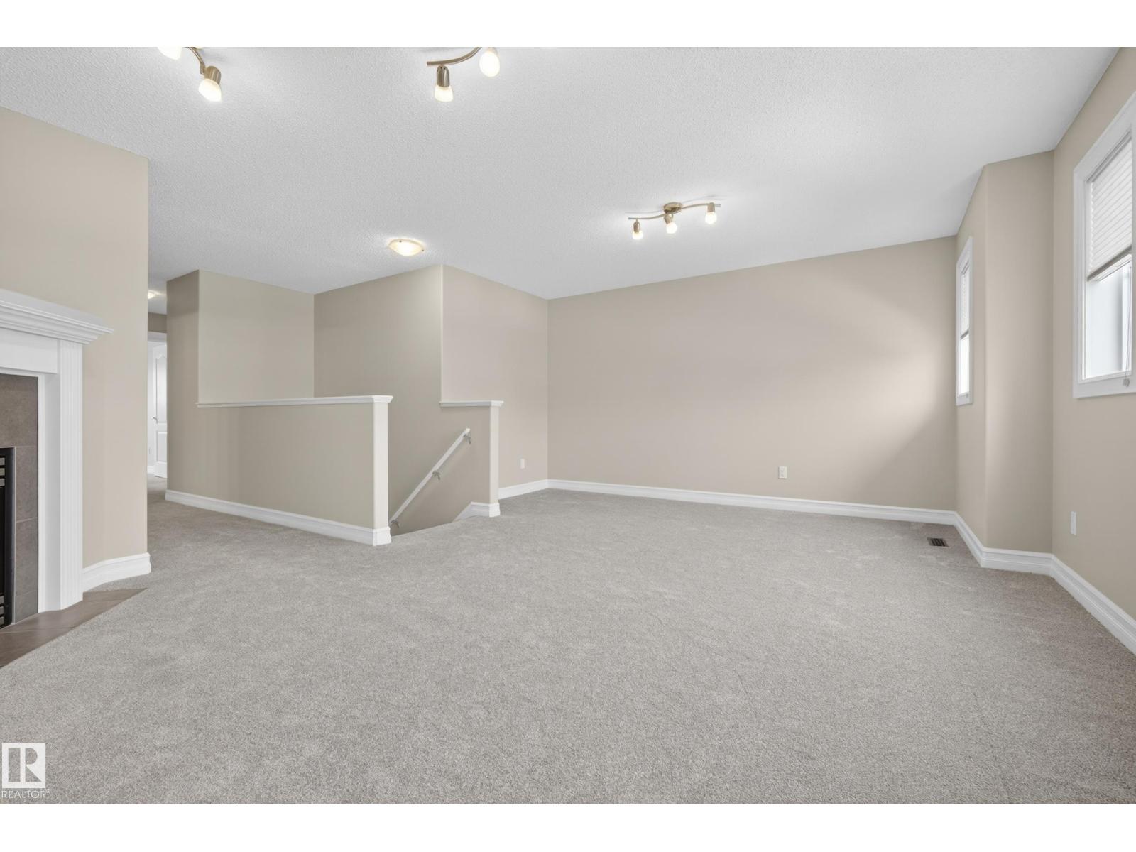 2012 126 ST SW, Edmonton