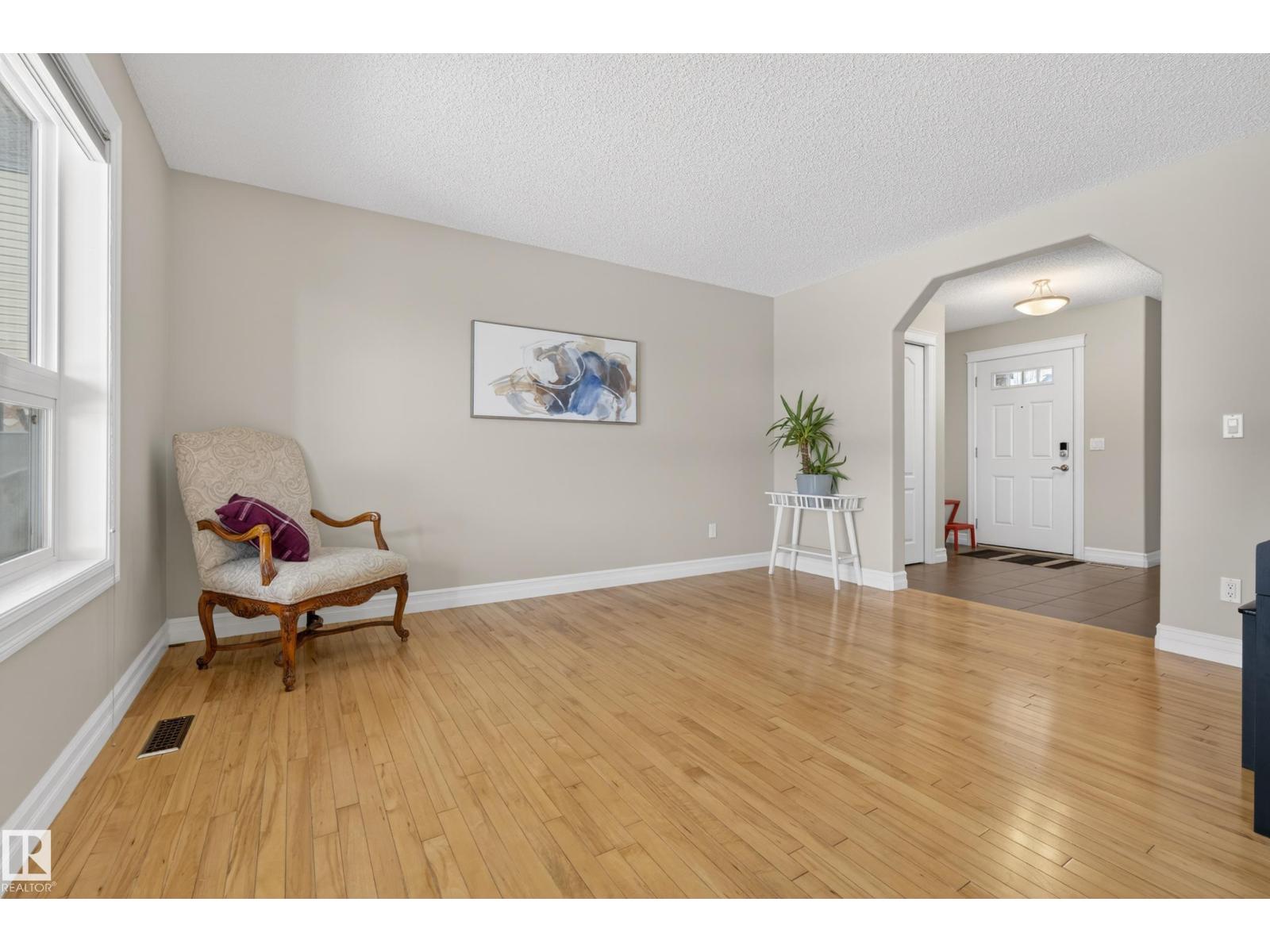 2012 126 ST SW, Edmonton