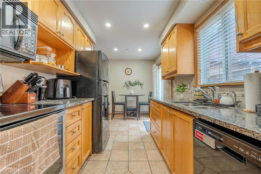 7163 FAYETTE Circle, Mississauga, Ontario, L5N1Y5 — Photo 7