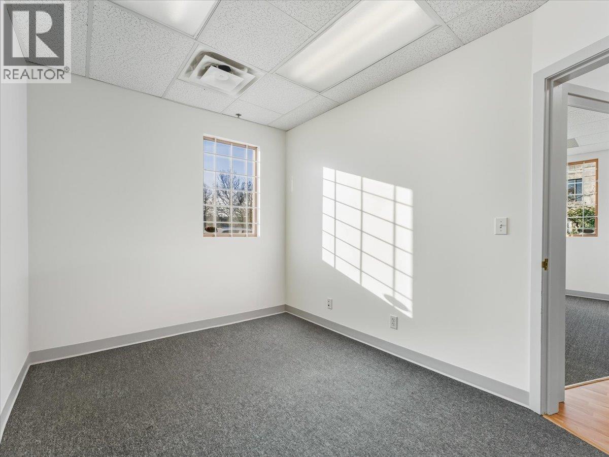 103/104 470 KINGSWAY — photo 9