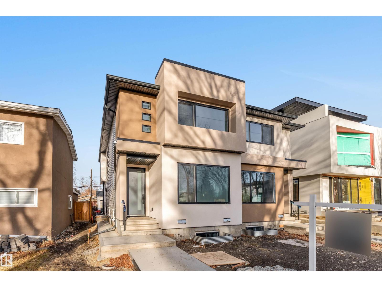 7934 77 AV NW - 1