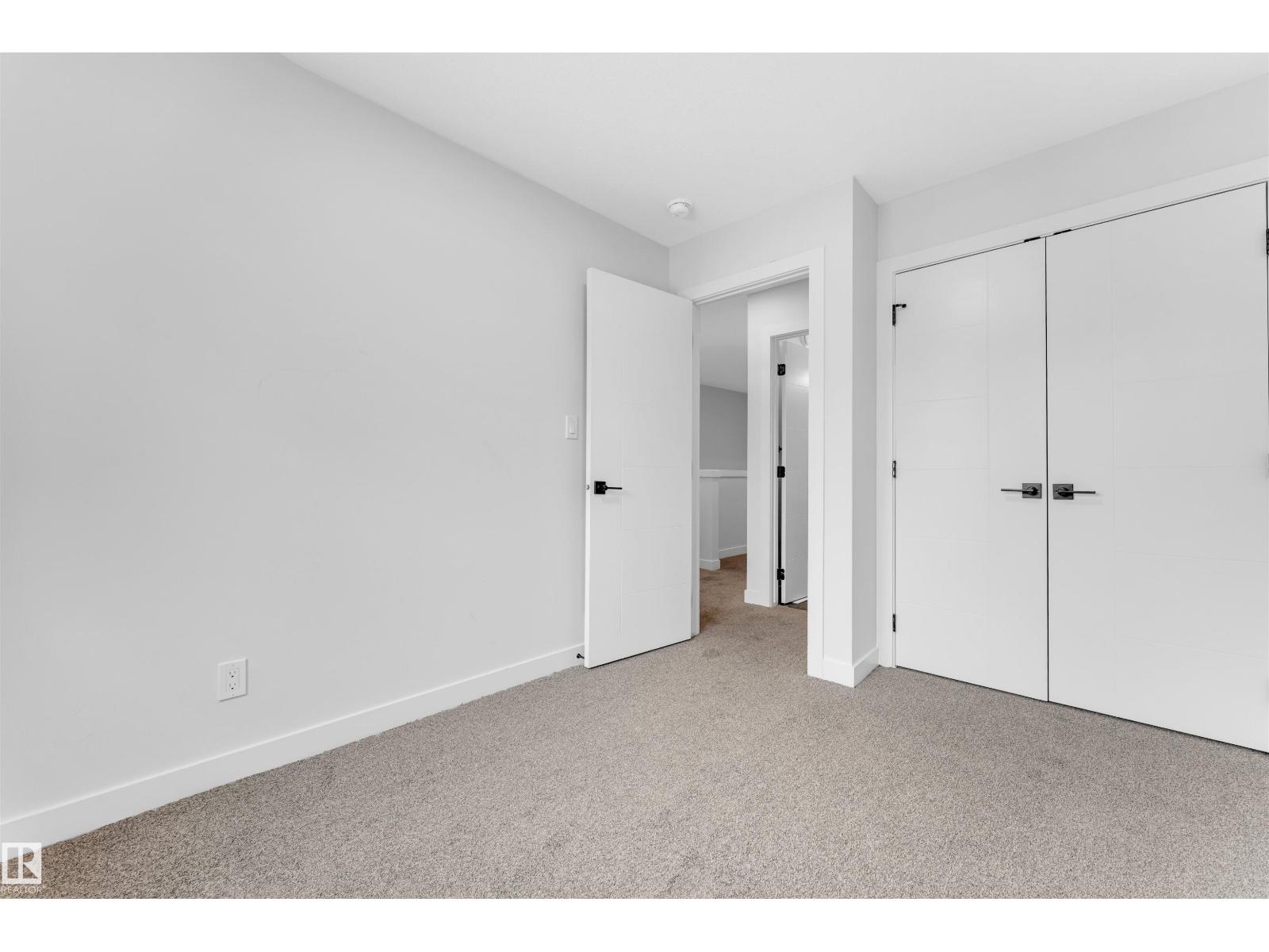 7934 77 AV NW - 23