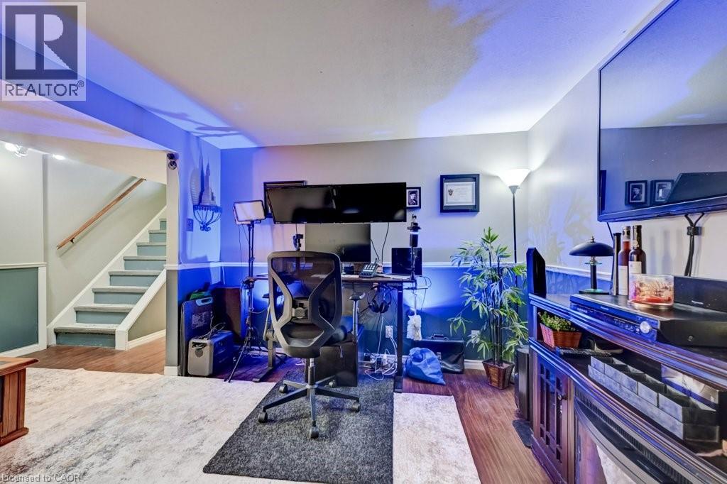 #45 235 FERGUSON Avenue - 25