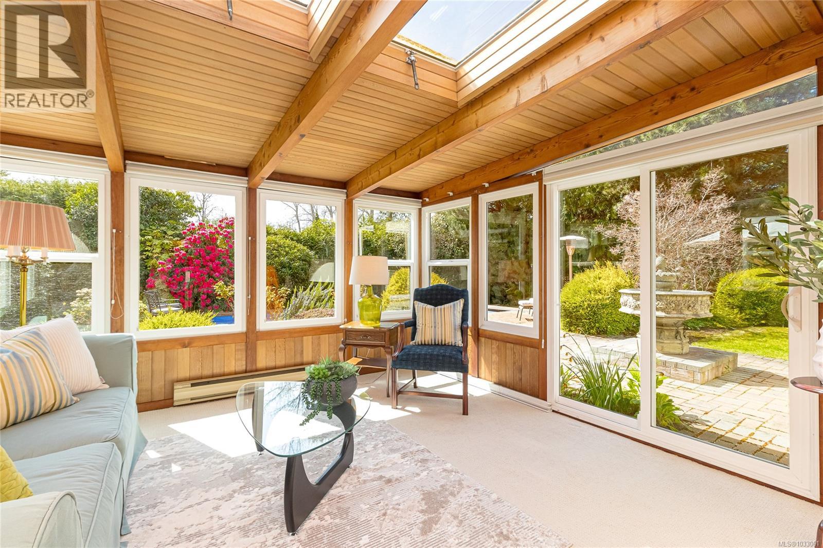  2557 Annabern Crescent, Saanich