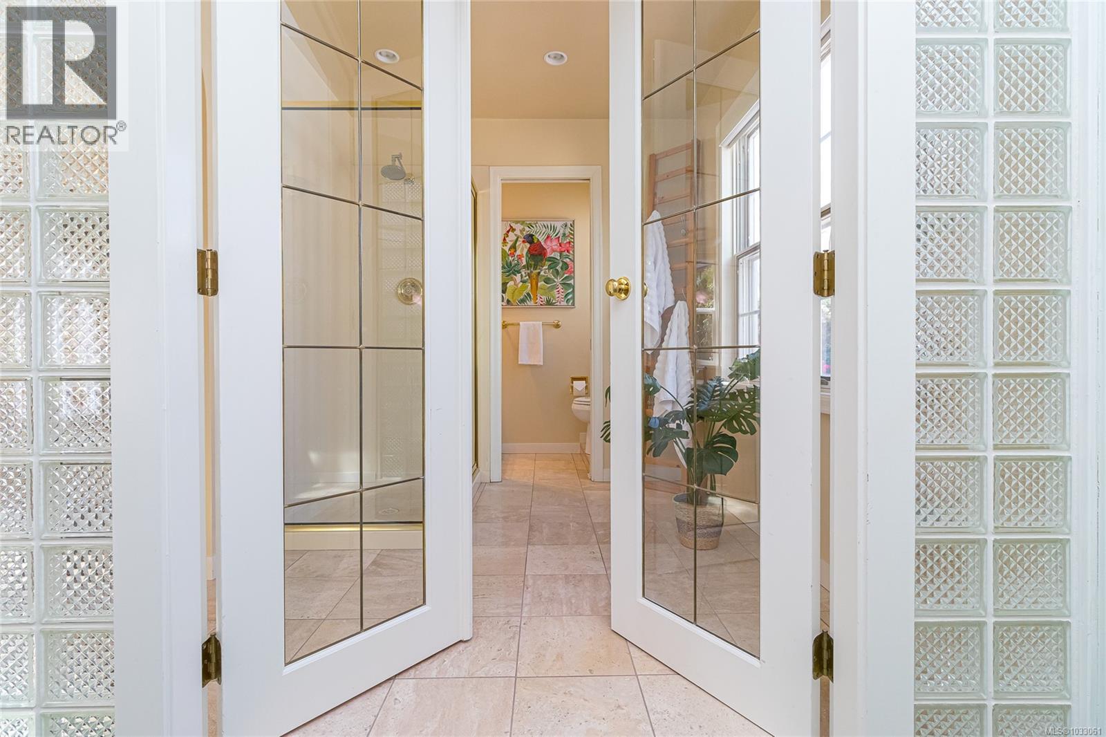  2557 Annabern Crescent, Saanich