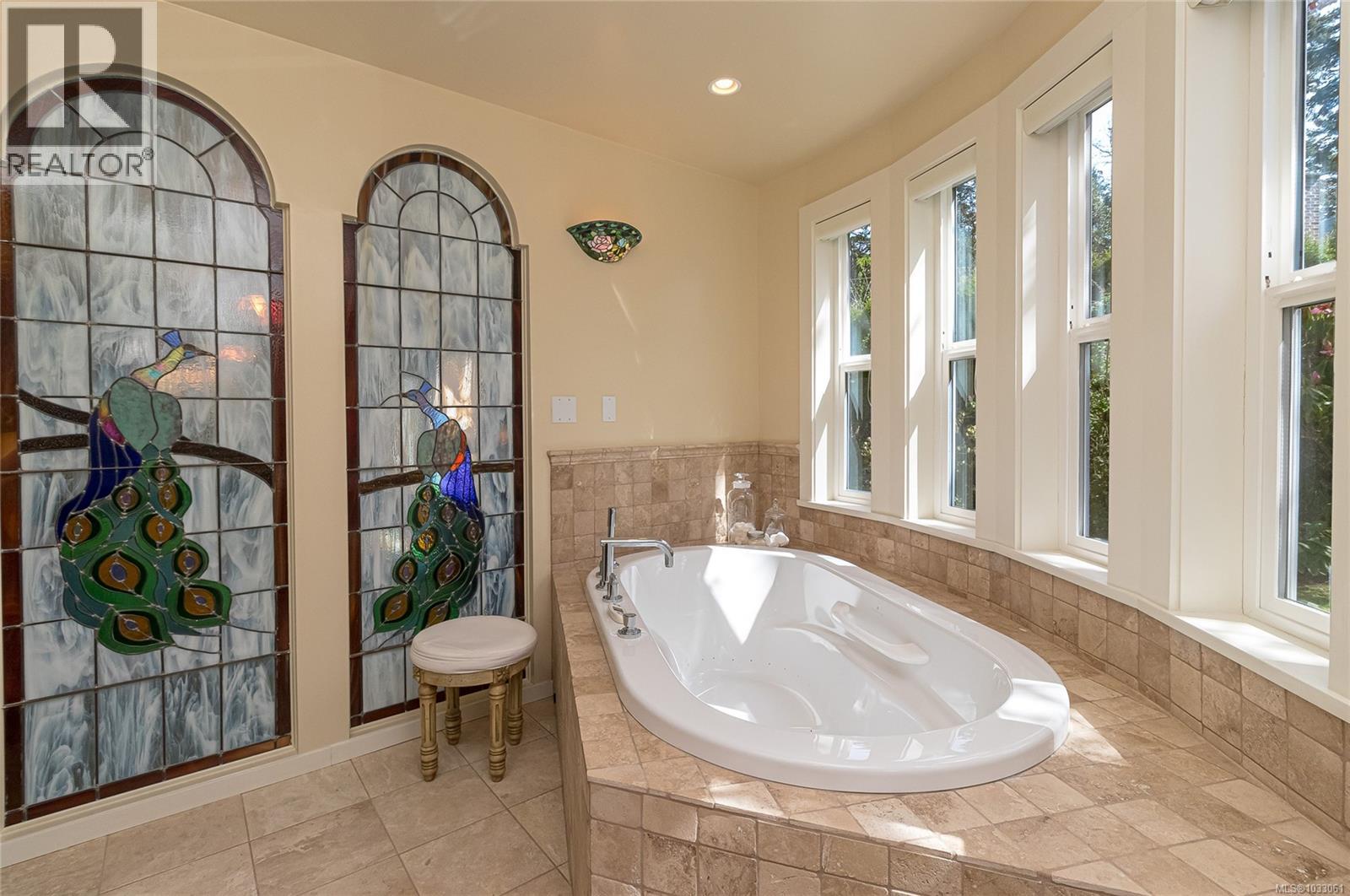  2557 Annabern Crescent, Saanich