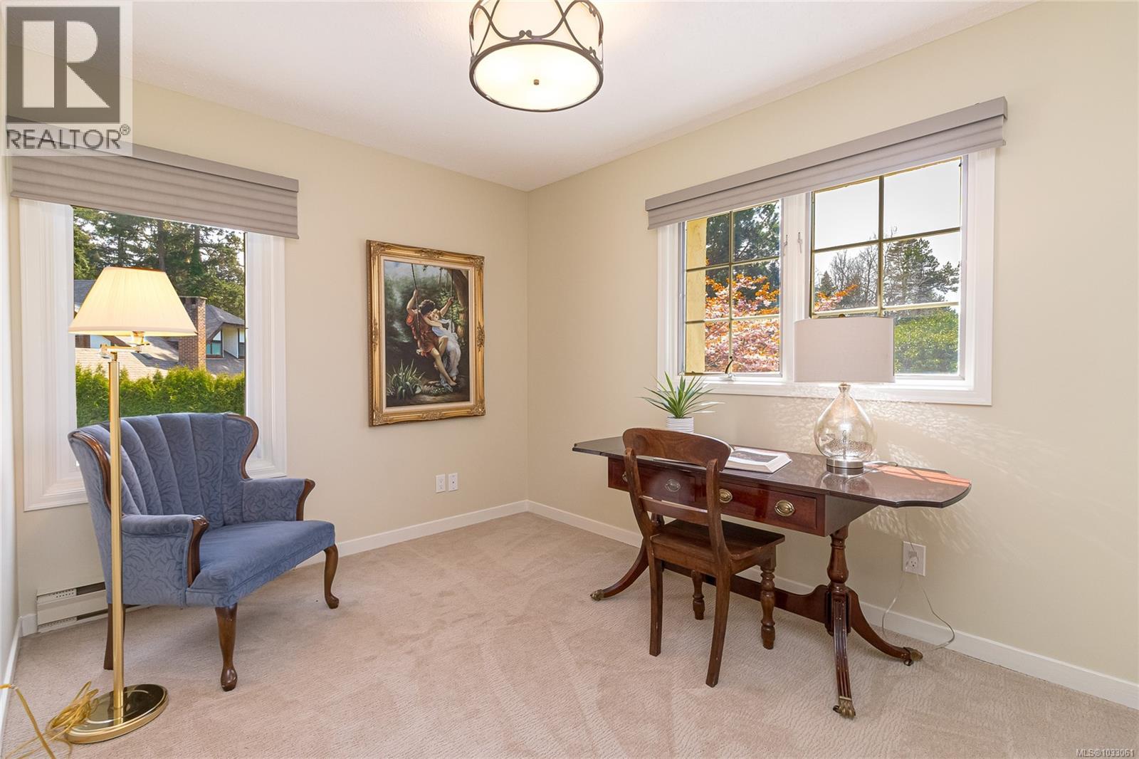 2557 Annabern Cres - 34