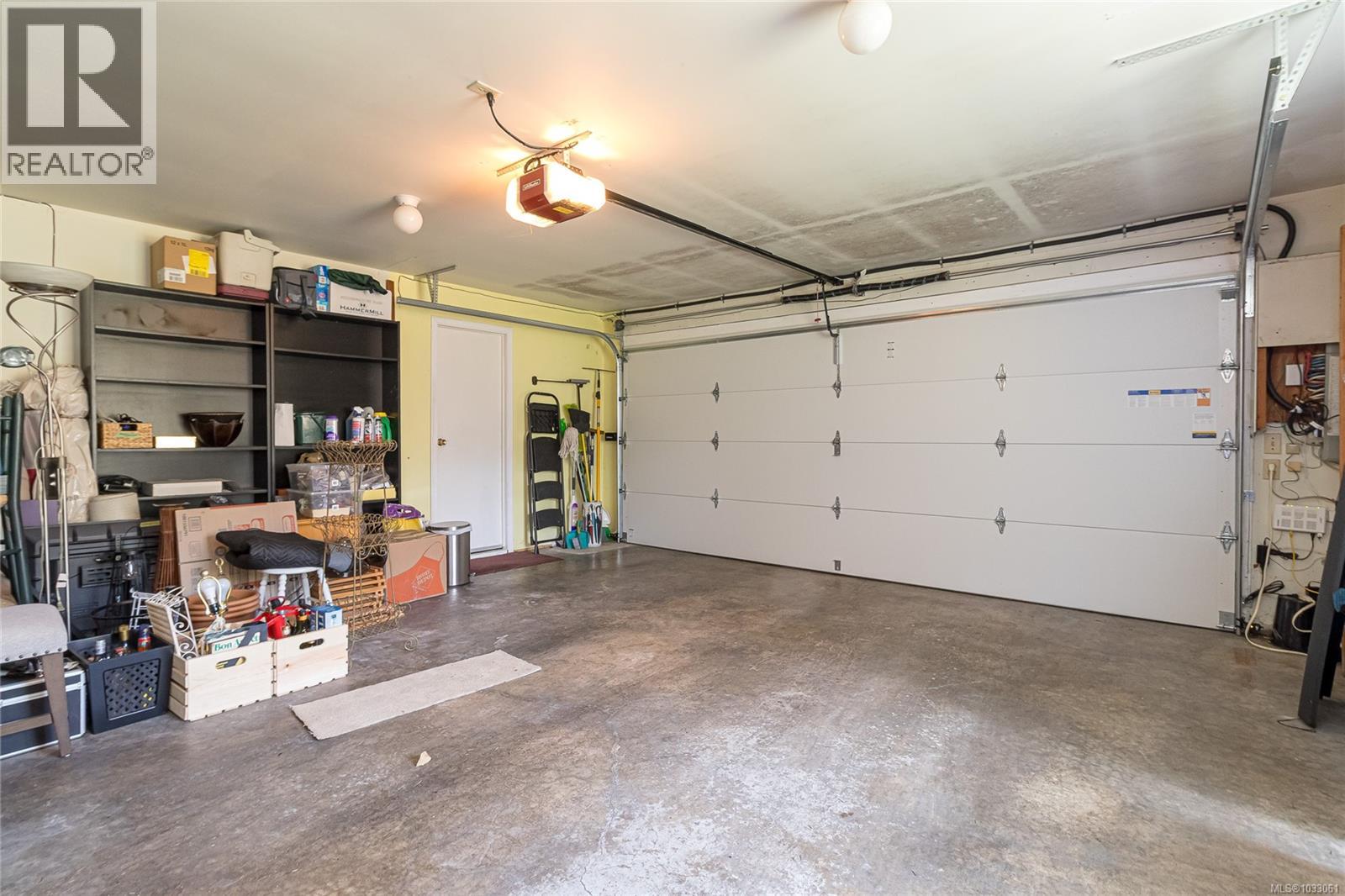 2557 Annabern Cres - 38