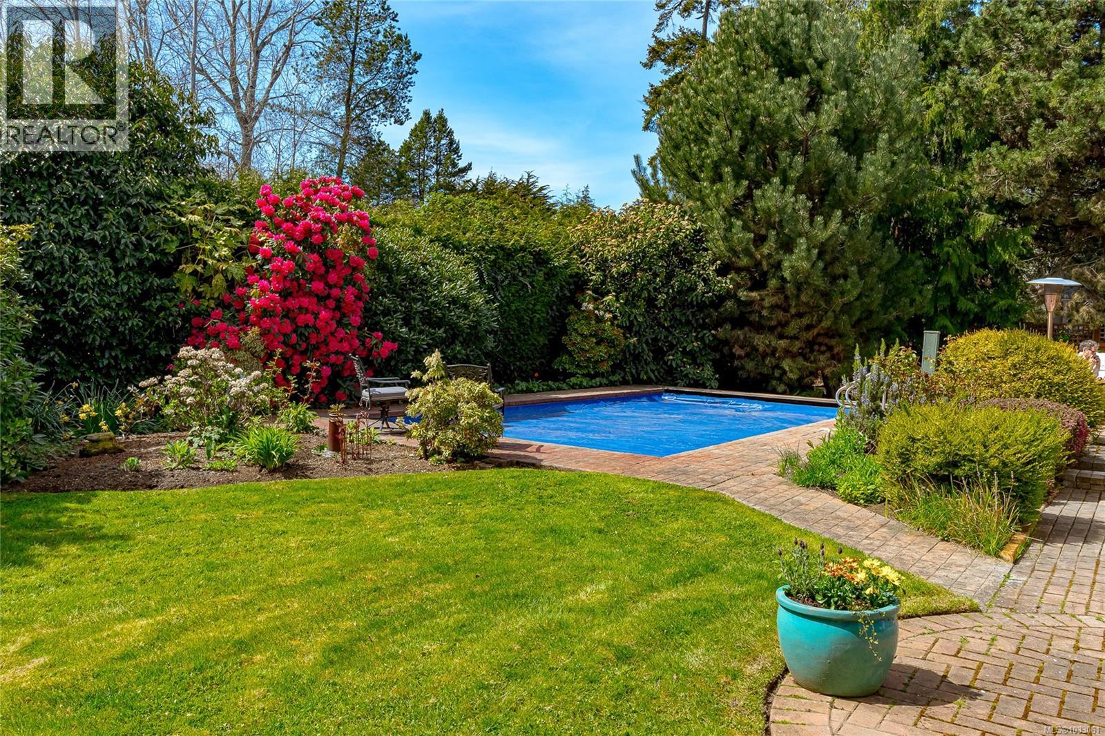 2557 Annabern Cres - 48