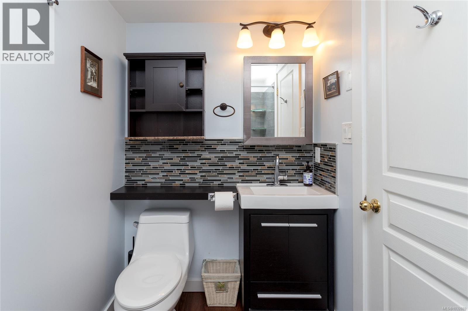 #303 899 Darwin Ave - 28