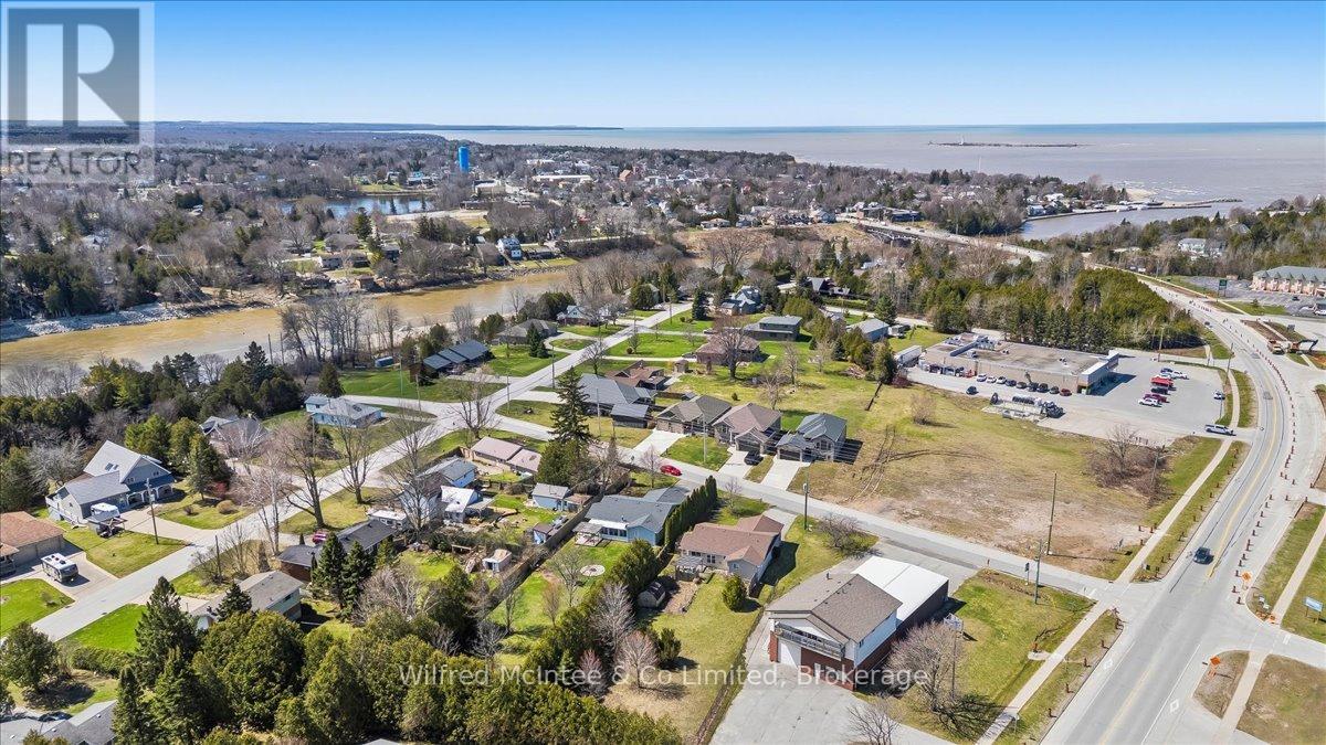 Located in the beautiful community of Saugeen Shor