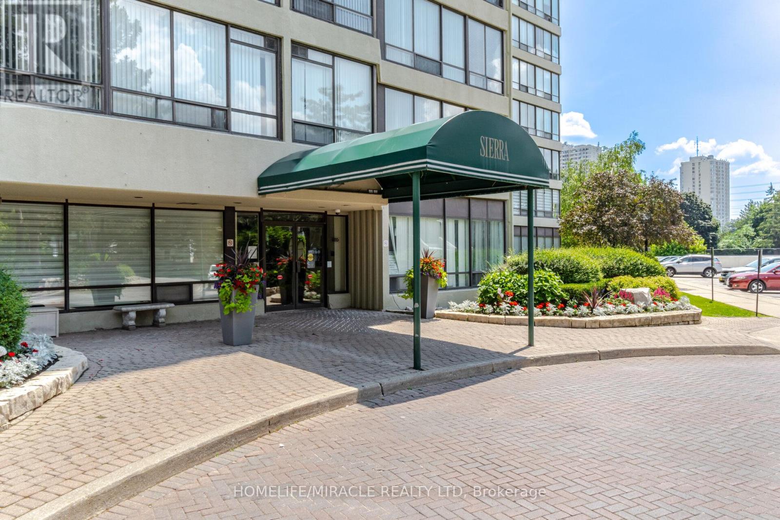 #401 26 HANOVER ROAD - 2