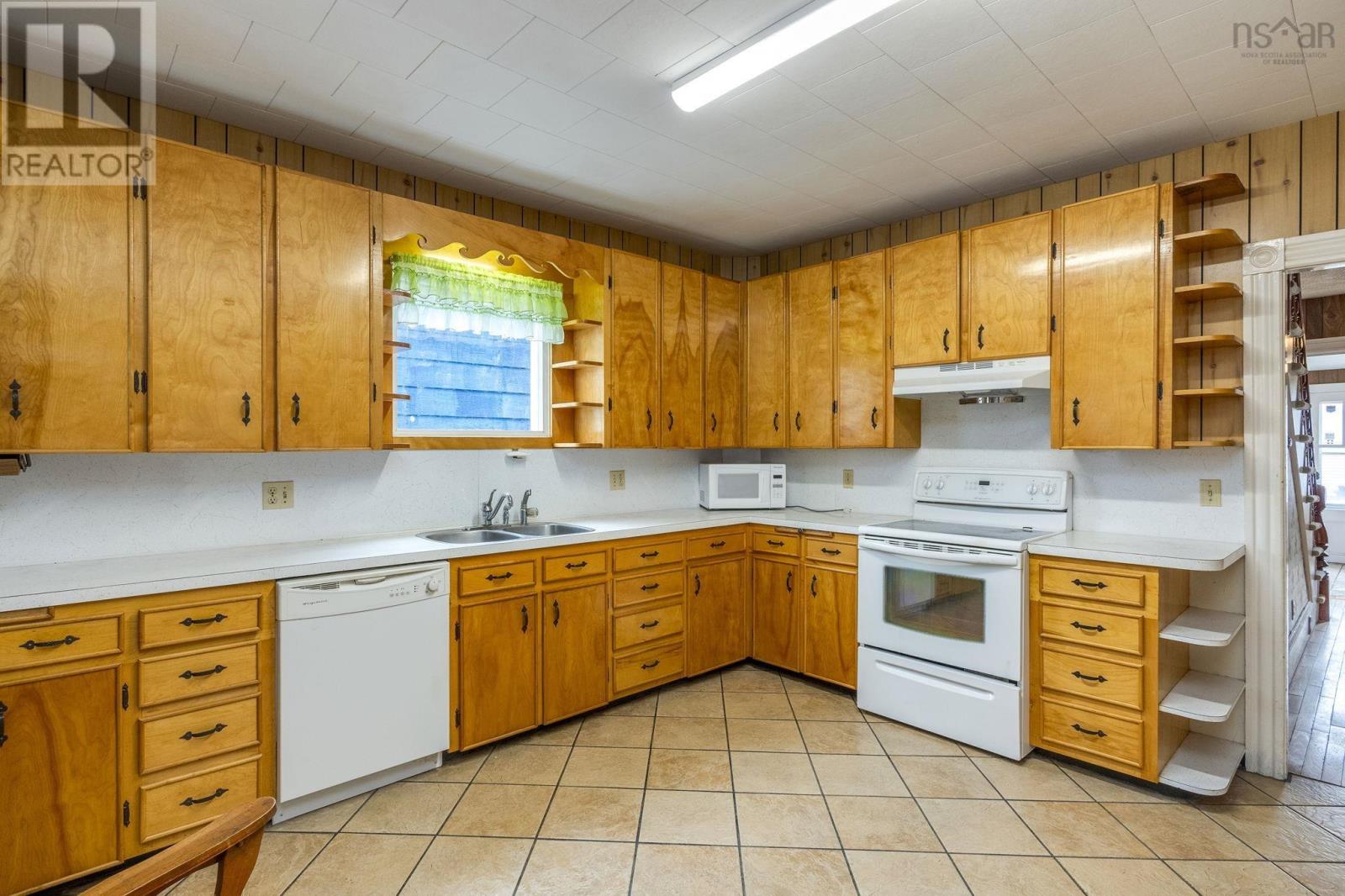 Property 13 of 46 of 60 Commercial Street