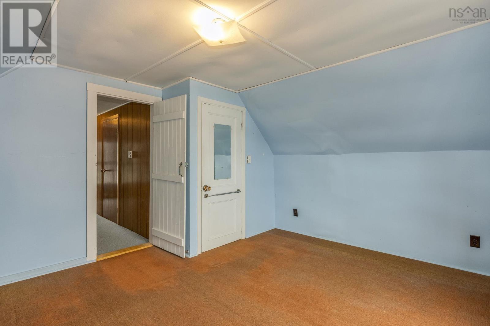 Property 35 of 46 of 60 Commercial Street