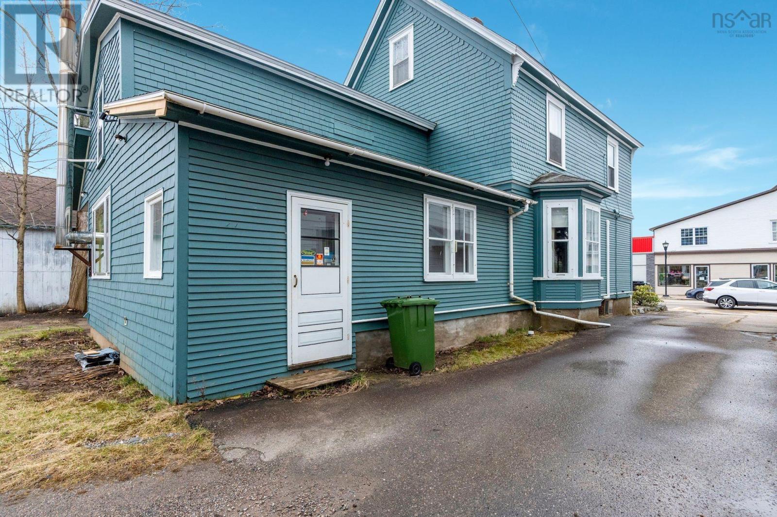 Property 41 of 46 of 60 Commercial Street