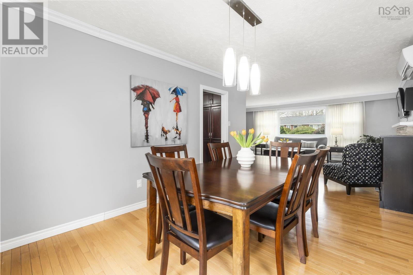 Property 10 of 49 of 7 LINCOLN Drive