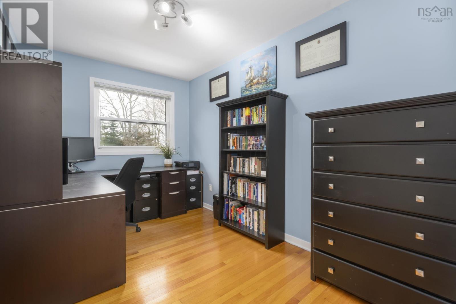 Property 22 of 49 of 7 LINCOLN Drive