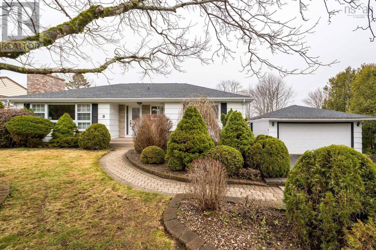 Property 32 of 49 of 7 LINCOLN Drive