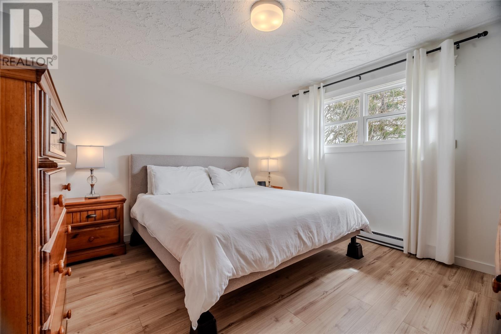 21 RUTLEDGE CRESCENT - 11