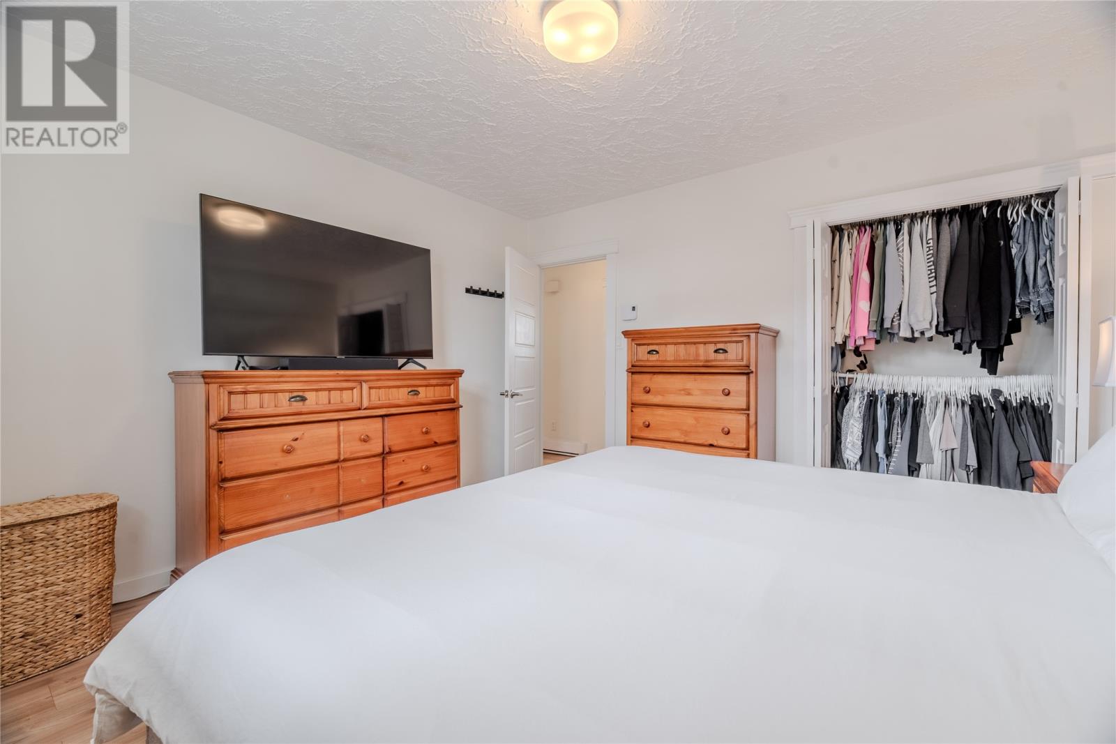 21 RUTLEDGE CRESCENT - 13