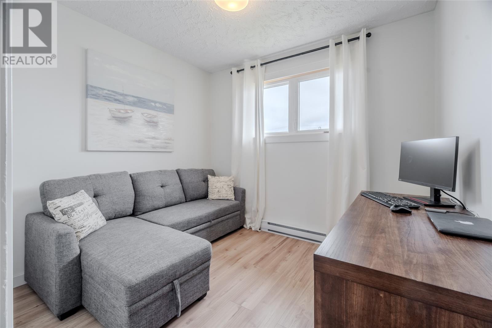 21 RUTLEDGE CRESCENT - 15