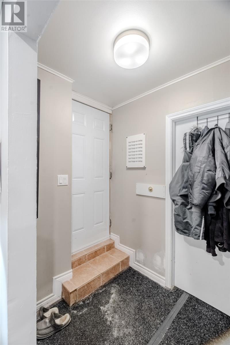 21 RUTLEDGE CRESCENT - 17