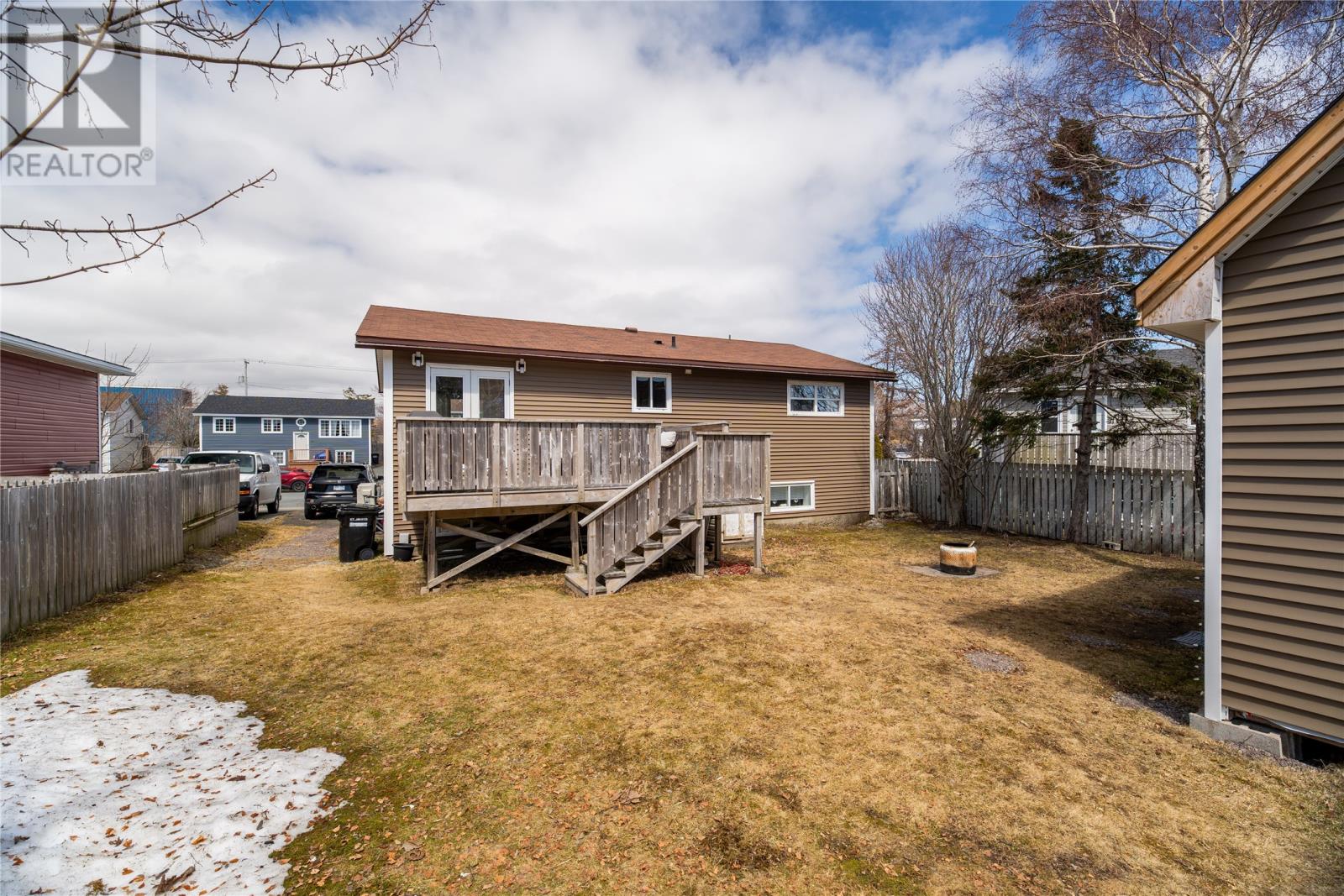 21 RUTLEDGE CRESCENT - 25