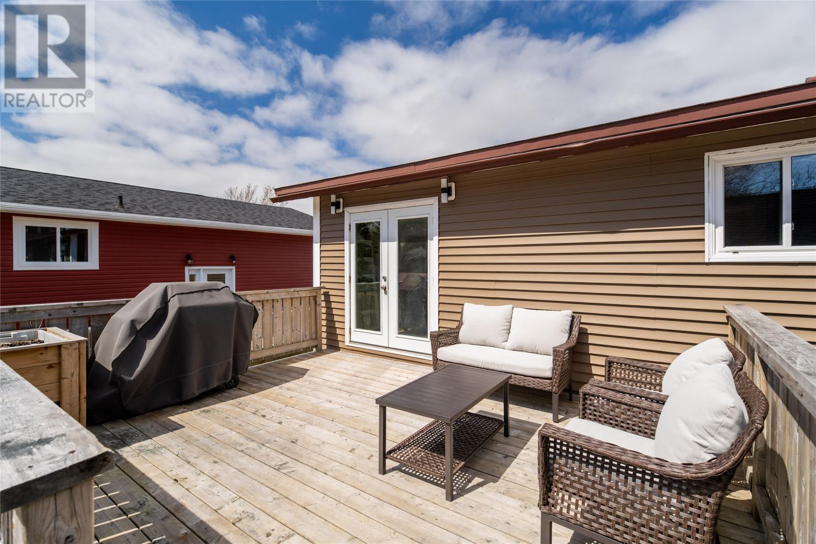 21 RUTLEDGE CRESCENT - 27