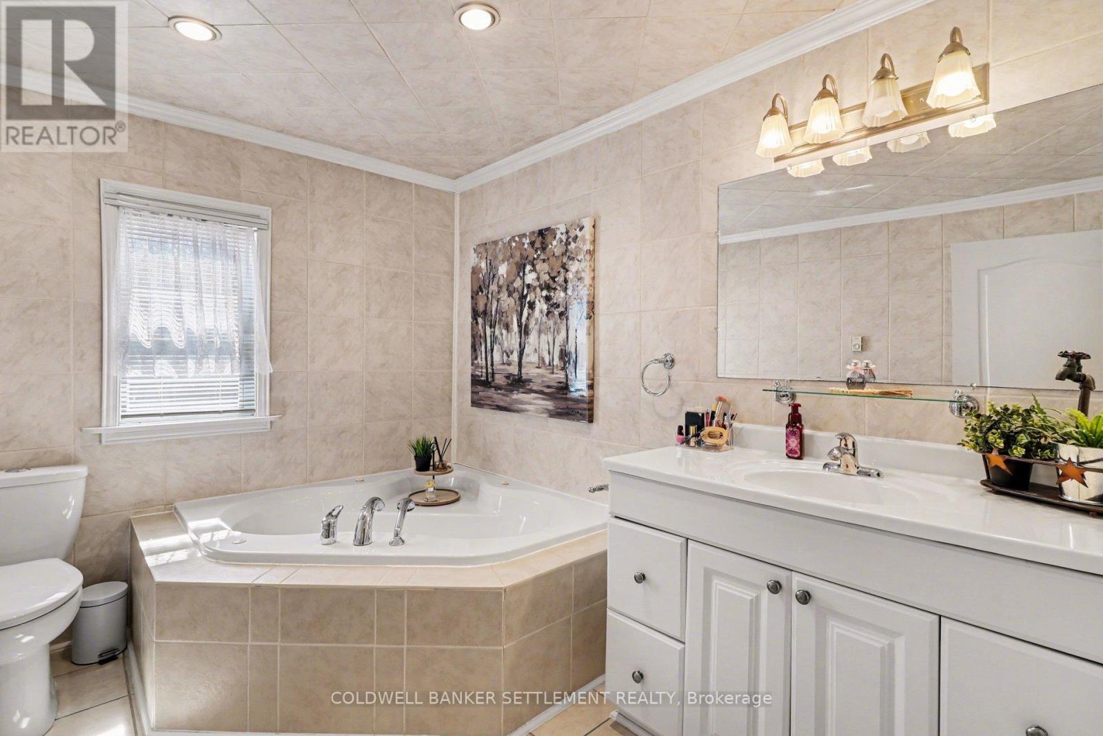 128 LOON LANE — photo 21