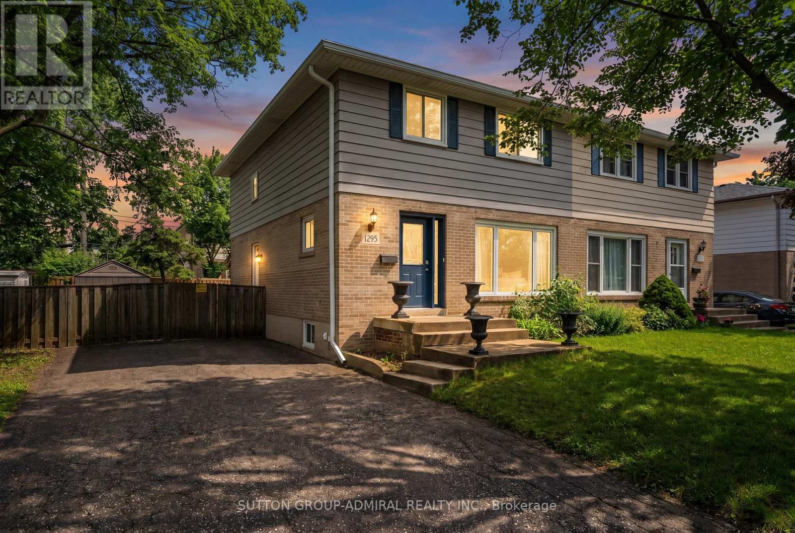 1295 NAPIER CRESCENT - 1