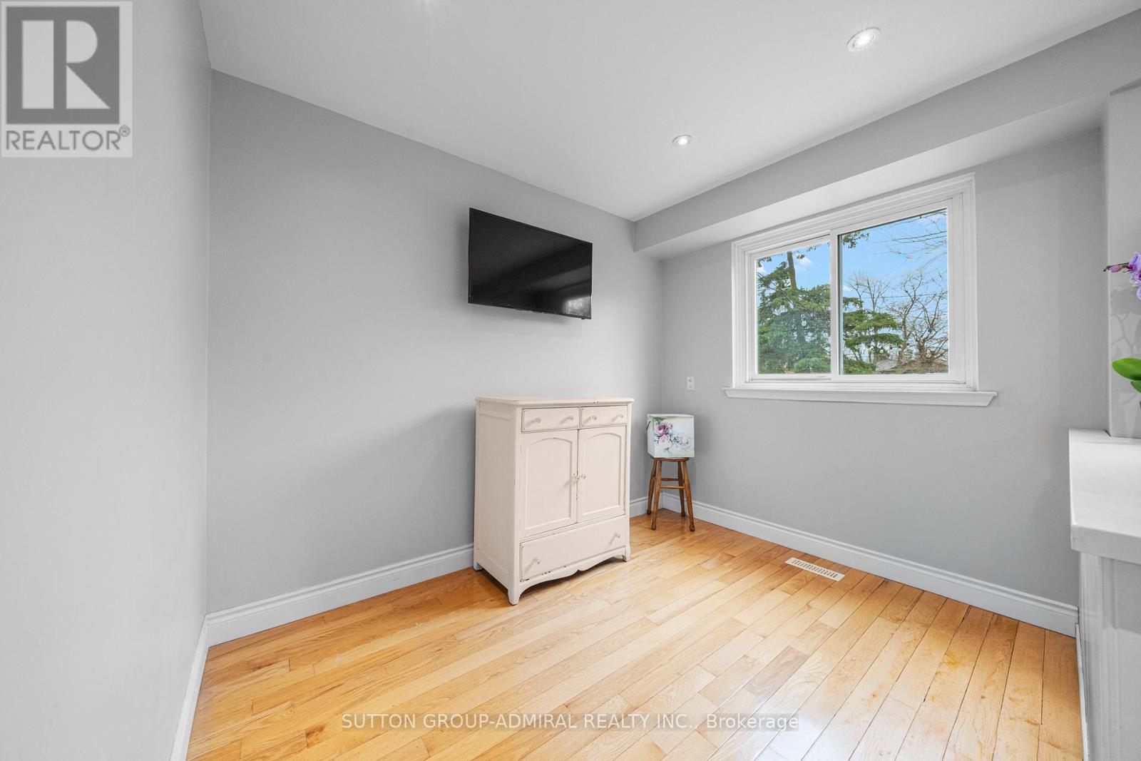 1295 NAPIER CRESCENT - 17