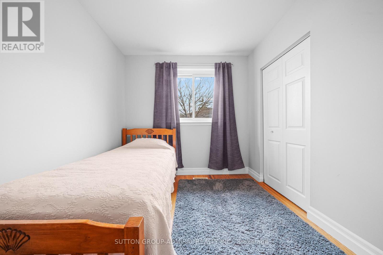 1295 NAPIER CRESCENT — photo 26