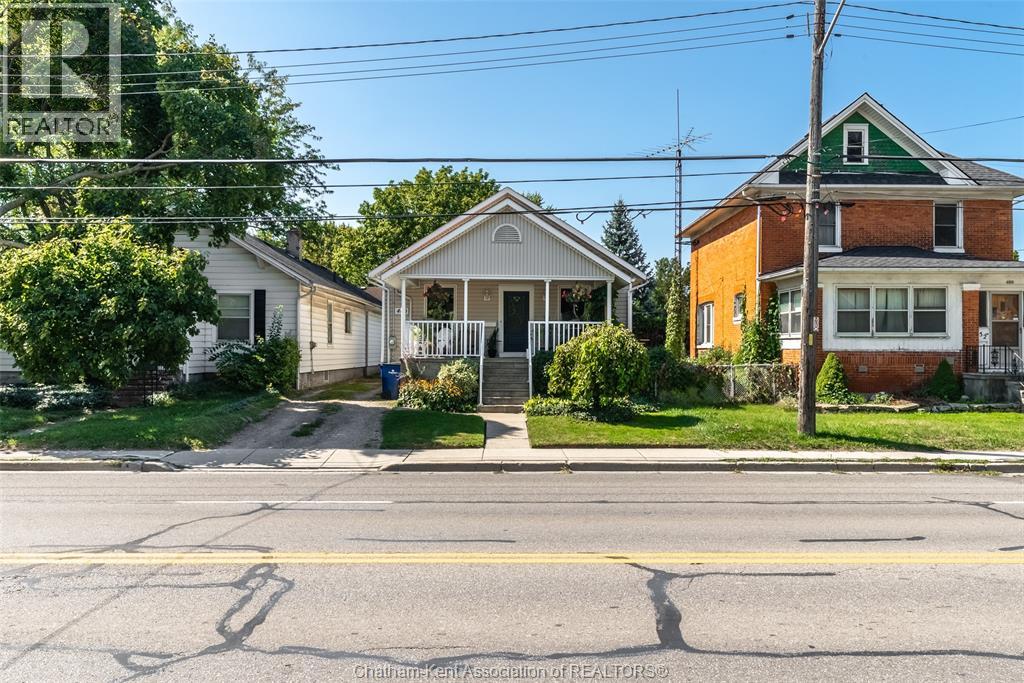 460 Queen STREET — photo 2