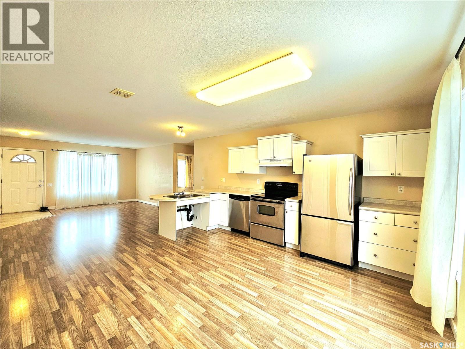 #13 135 KEEDWELL STREET - 13